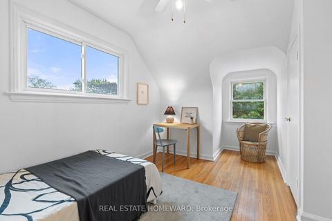 Photo 25 at 9 Dromore Crescent, Newtonbrook West, Toronto