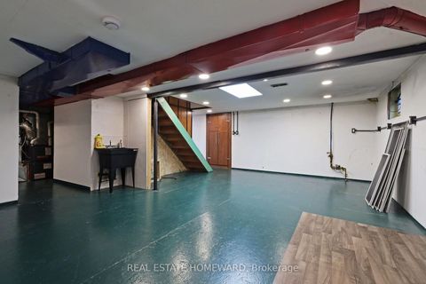 Photo 28 at 9 Dromore Crescent, Newtonbrook West, Toronto