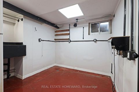 Photo 29 at 9 Dromore Crescent, Newtonbrook West, Toronto