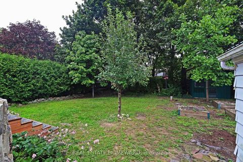 Photo 31 at 9 Dromore Crescent, Newtonbrook West, Toronto