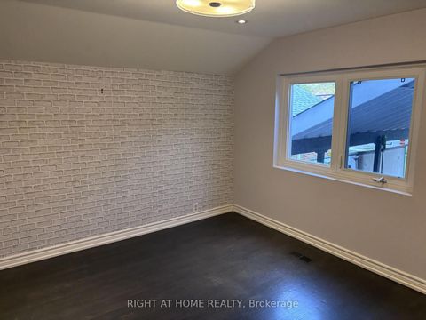 Photo 2 at 60 Brookridge Drive, Bendale, Toronto