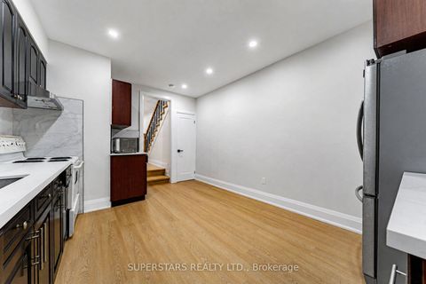 Photo 12 at 105 Bellwoods Avenue, Bellwoods, Toronto