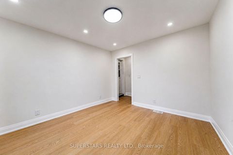 Photo 14 at 105 Bellwoods Avenue, Bellwoods, Toronto