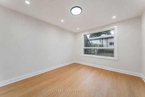 Photo 15 at 105 Bellwoods Avenue, Bellwoods, Toronto