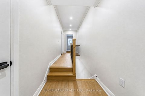 Photo 18 at 105 Bellwoods Avenue, Bellwoods, Toronto