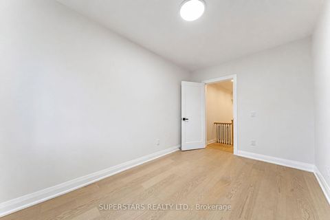Photo 25 at 105 Bellwoods Avenue, Bellwoods, Toronto