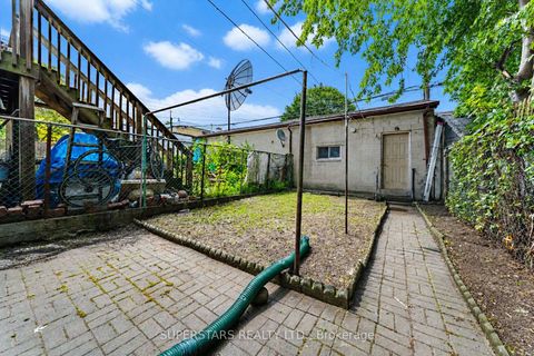Photo 27 at 105 Bellwoods Avenue, Bellwoods, Toronto
