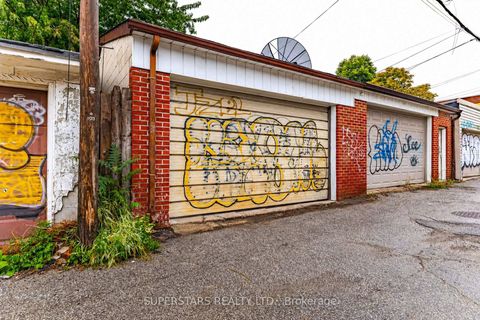 Photo 29 at 105 Bellwoods Avenue, Bellwoods, Toronto