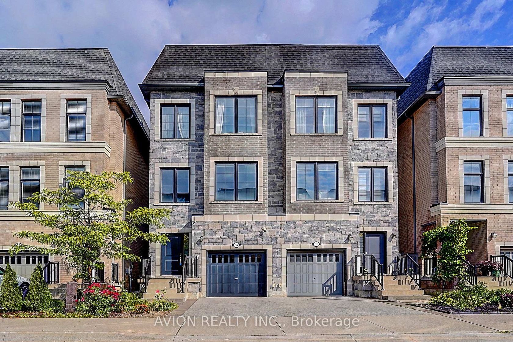 32 Mcgurran Lane, Doncrest, Richmond Hill photo number 2