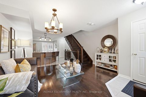 Photo 5 at 73 Ted Wray Circle, CFB, Toronto