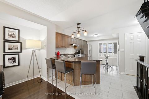 Photo 7 at 73 Ted Wray Circle, CFB, Toronto
