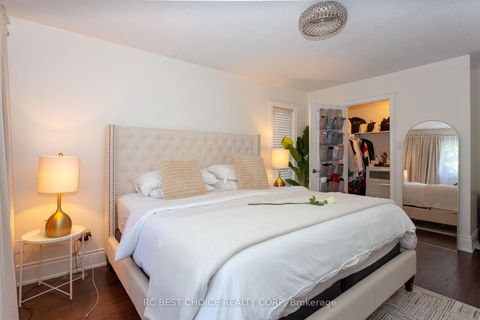 Photo 11 at 68 Carron Avenue, Maple, Vaughan