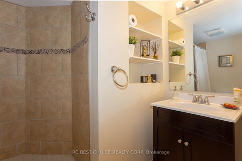 Photo 18 at 68 Carron Avenue, Maple, Vaughan