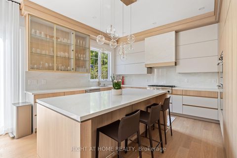 Photo 12 at 33 Thorndale Avenue, Kingsway South, Toronto