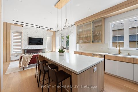 Photo 15 at 33 Thorndale Avenue, Kingsway South, Toronto