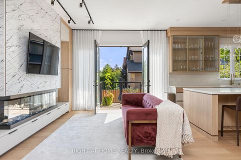 Photo 16 at 33 Thorndale Avenue, Kingsway South, Toronto