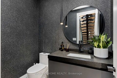 Photo 19 at 33 Thorndale Avenue, Kingsway South, Toronto