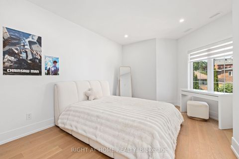 Photo 29 at 33 Thorndale Avenue, Kingsway South, Toronto