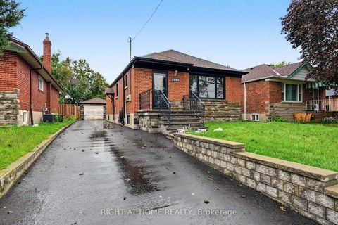 Photo 1 at 1008 Kennedy Road, Dorset Park, Toronto