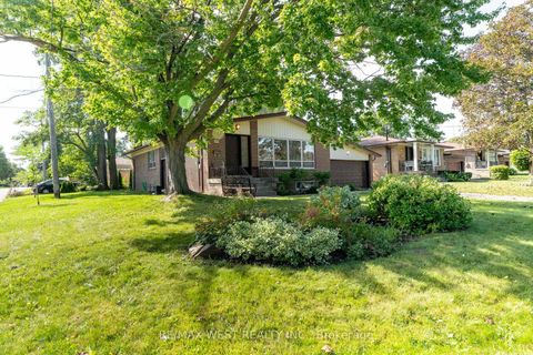 Photo 0 at 274 Maxwell Street, Bathurst Manor, Toronto
