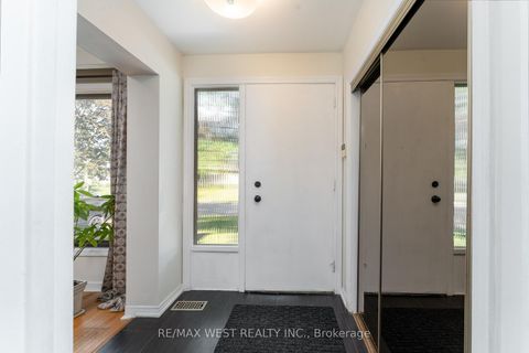 Photo 1 at 274 Maxwell Street, Bathurst Manor, Toronto