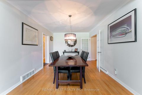 Photo 7 at 274 Maxwell Street, Bathurst Manor, Toronto