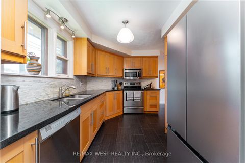 Photo 9 at 274 Maxwell Street, Bathurst Manor, Toronto