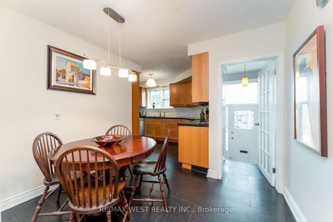 Photo 12 at 274 Maxwell Street, Bathurst Manor, Toronto