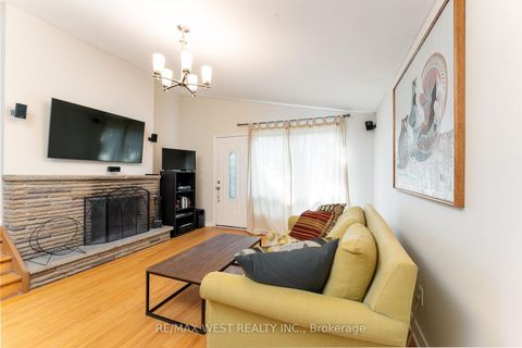Photo 14 at 274 Maxwell Street, Bathurst Manor, Toronto