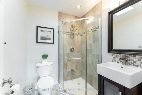 Photo 22 at 274 Maxwell Street, Bathurst Manor, Toronto