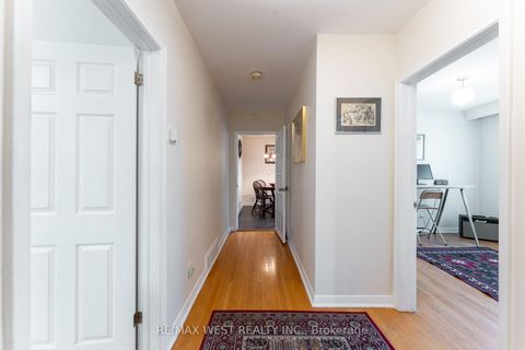 Photo 25 at 274 Maxwell Street, Bathurst Manor, Toronto