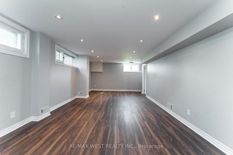 Photo 28 at 274 Maxwell Street, Bathurst Manor, Toronto