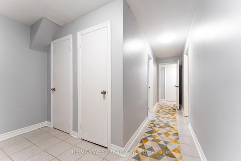 Photo 29 at 274 Maxwell Street, Bathurst Manor, Toronto