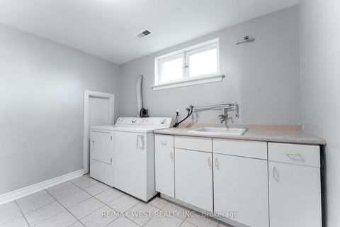 Photo 31 at 274 Maxwell Street, Bathurst Manor, Toronto