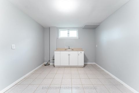 Photo 36 at 274 Maxwell Street, Bathurst Manor, Toronto
