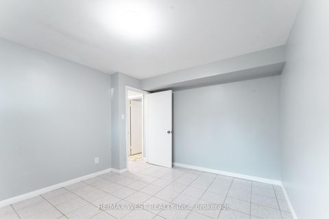 Photo 37 at 274 Maxwell Street, Bathurst Manor, Toronto