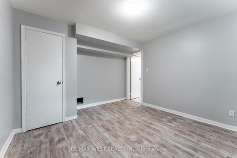 Photo 42 at 274 Maxwell Street, Bathurst Manor, Toronto