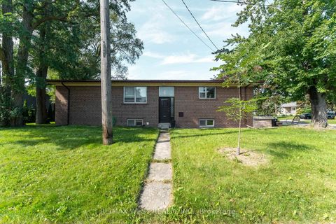 Photo 44 at 274 Maxwell Street, Bathurst Manor, Toronto
