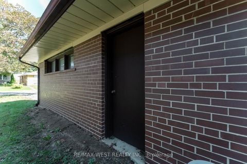 Photo 47 at 274 Maxwell Street, Bathurst Manor, Toronto