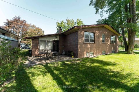 Photo 48 at 274 Maxwell Street, Bathurst Manor, Toronto