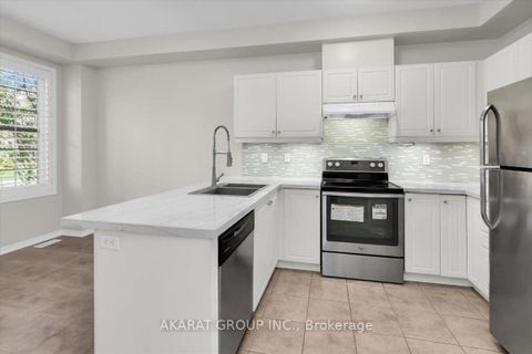 Photo 7 at 37 Poetry Drive N, Vellore Village, Vaughan