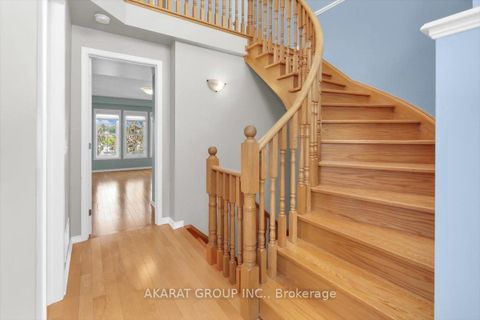 Photo 17 at 37 Poetry Drive N, Vellore Village, Vaughan