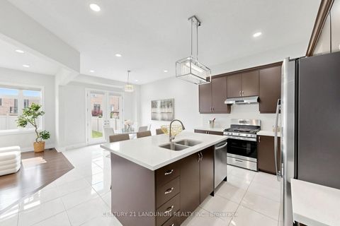 Photo 14 at 211 Touch Gold Crescent, Bayview Southeast, Aurora