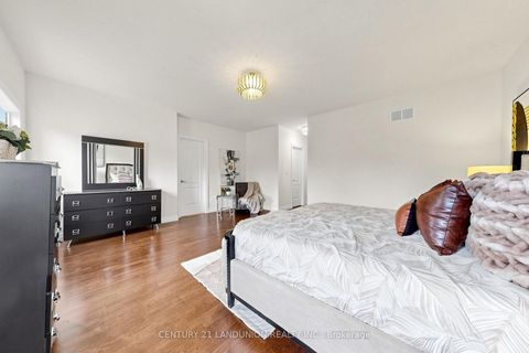 Photo 29 at 211 Touch Gold Crescent, Bayview Southeast, Aurora