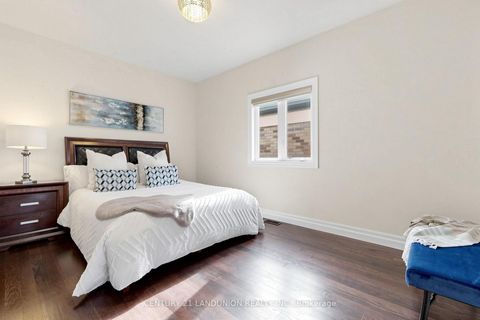 Photo 33 at 211 Touch Gold Crescent, Bayview Southeast, Aurora