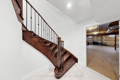 Photo 44 at 211 Touch Gold Crescent, Bayview Southeast, Aurora