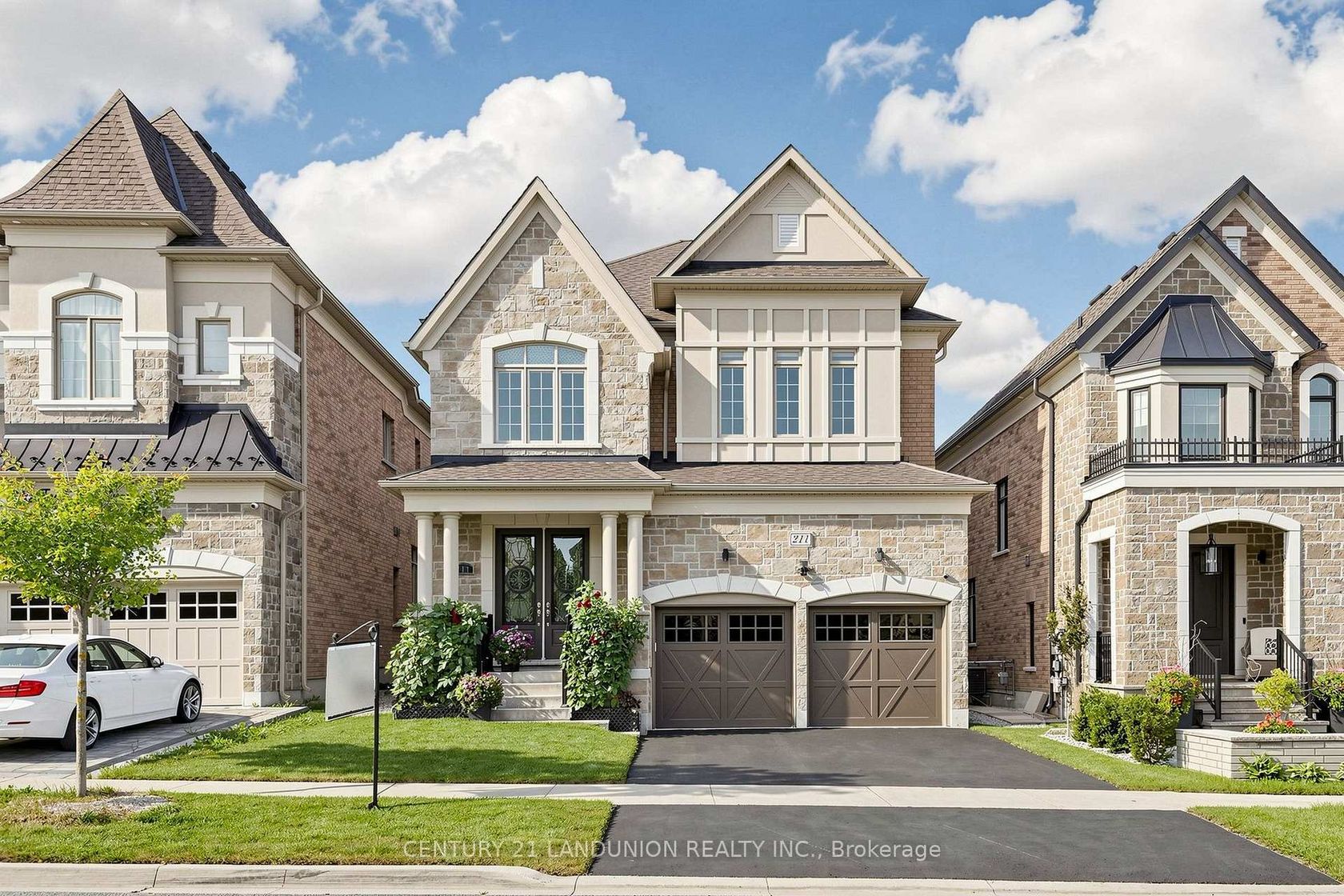 211 Touch Gold Crescent, Bayview Southeast, Aurora photo number 2