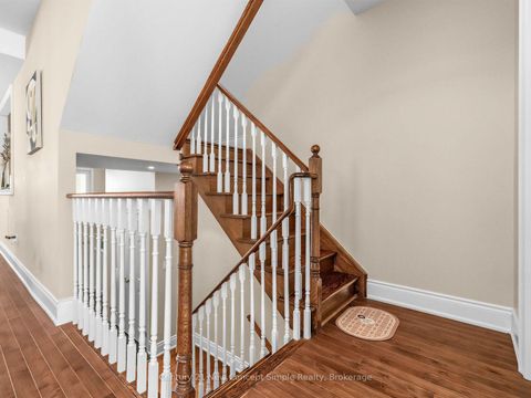 Photo 5 at 161 Townsgate Drive, Yorkhill, Vaughan