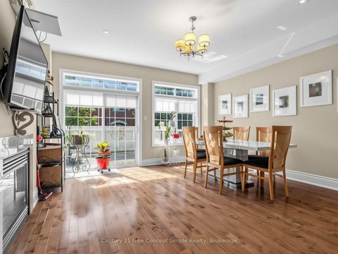 Photo 11 at 161 Townsgate Drive, Yorkhill, Vaughan