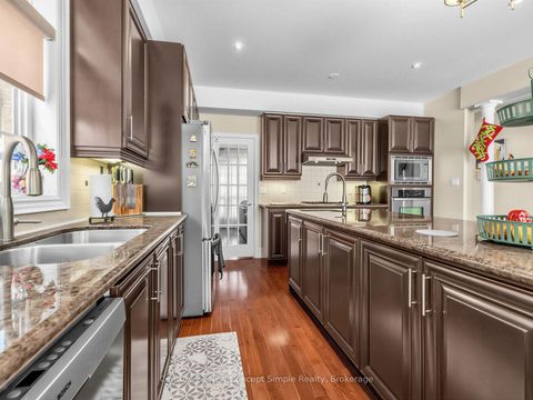 Photo 16 at 161 Townsgate Drive, Yorkhill, Vaughan